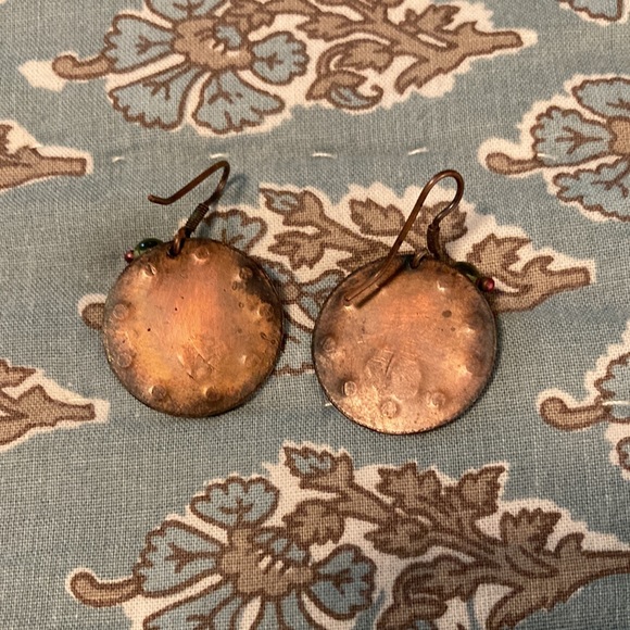 Stamped copper artisan made wire earrings with green bead! So sweet!!❤️🤎🦊🌈 - Picture 3 of 4